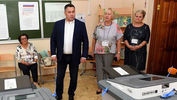 Губернатор Тверской области Игорь Руденя на избирательном участке в Твери. 9 сентября 2018
