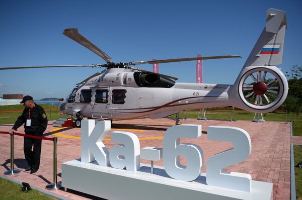Российский многоцелевой вертолёт Ка-62 на площадке IV Восточного экономического форума во Владивостоке
