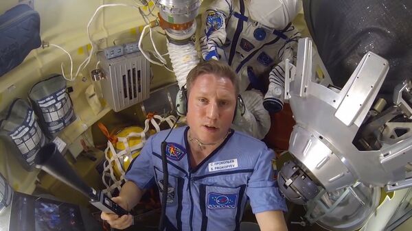 Никто дырку пальцем не затыкает - космонавт Прокопьев об утечке воздуха в Союзе
