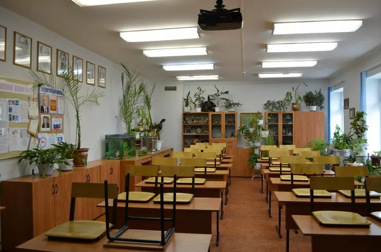 Школа в поселке Витим в Якутии Школа в поселке Витим в Якутии