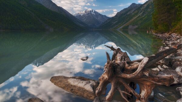 Кучерлинское Озеро в Алтайских горах