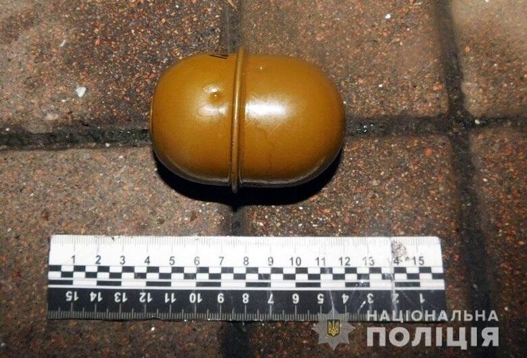 Граната, найденная у мужчины в кармане куртки при задержании. 11 сентября 2018 Граната, найденная у мужчины в кармане куртки при задержании. 11 сентября 2018