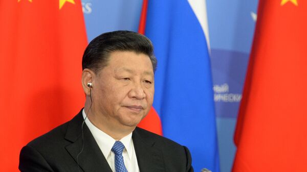 Председатель КНР Си Цзиньпин на пресс-конференции по итогам переговоров с президентом РФ Владимиром Путиным на полях IV Восточного экономического форума