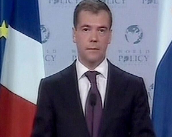 Конференция по мировой политике в Эвиане: бенефис Медведева и Саркози