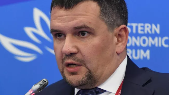 Заместитель Председателя Правительства Российской Федерации Максим Акимов на панельной дискуссии Цифровой транспорт – будущее Большой Евразии в рамках IV Восточного экономического форума во Владивостоке.