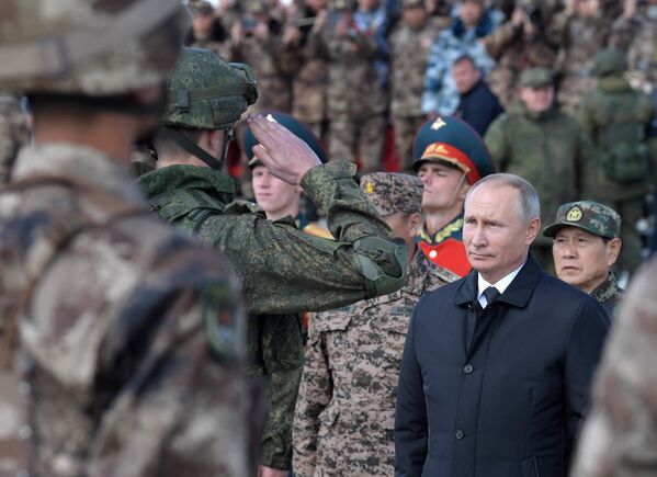 Владимир Путин на полевом смотре войск  забайкальского полигона Цугол. 13 сентября 2018