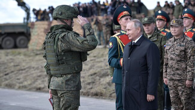 Владимир Путин на полевом смотре войск на забайкальском полигоне Цугол. 13 сентября 2018