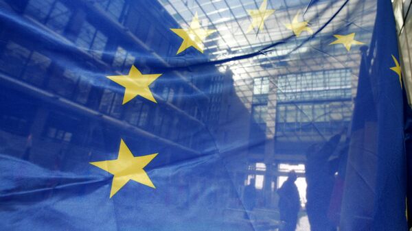 Флаг ЕС в штаб-квартире Европейского Союза в Брюсселе. Архивное фото