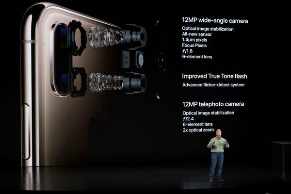 Cтарший вице-президент Apple маркетингу Фил Шиллер, рассказывает о камере в Apple iPhone XS. 12 сентября 2018 года