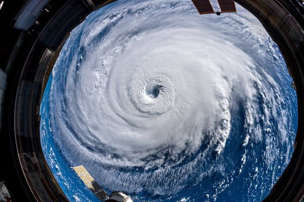 Вид на ураган Флоренс с МКС