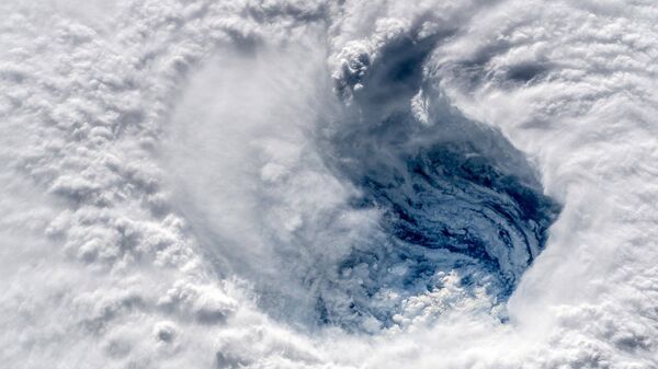 Вид на ураган с МКС. Архивное фото