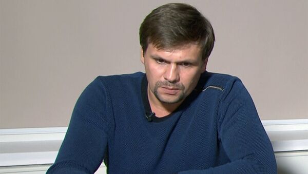 Руслан Боширов во время интервью главному редактору телеканала RT и МИА Россия сегодня Маргарите Симоньян
