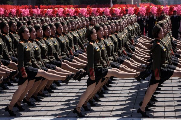 Военный парад в Пхеньяне по случаю 70-летия со дня образования КНДР