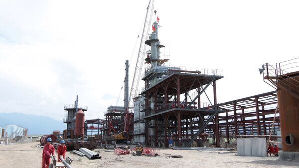Строительство китайского нефтеперерабатывающего завода Джунда в кыргызском городе Кара-Балт