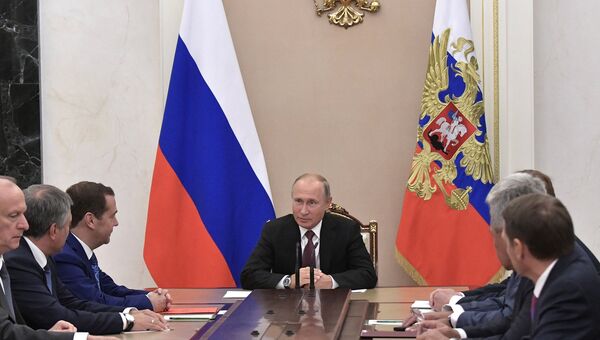 Владимир Путин проводит совещание с постоянными членами Совета безопасности РФ. 14 сентября 2018