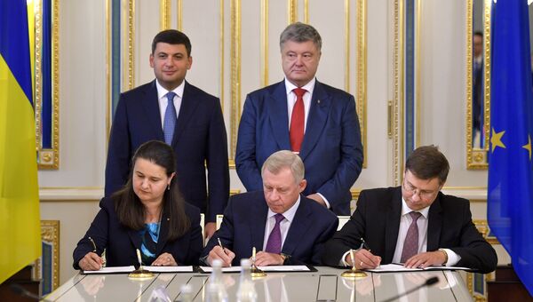 Подписание Украиной и Евросоюзом четвертой программы макрофинансовой помощи стране в размере 1 миллиарда евро. 14 сентября 2018