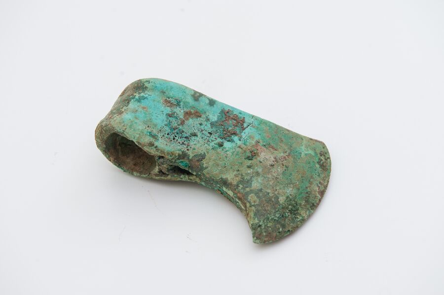 Артефакт, найденный на месте раскопок курганного могильника Киров-3. 2018 год