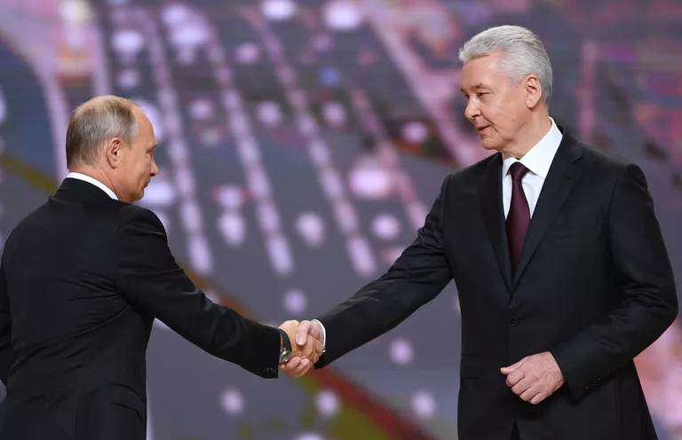 Президент РФ Владимир Путин на церемонии официального вступления в должность мэра Москвы Сергея Собянина в Московском концертном зале Зарядье. 18 сентября 2018 Президент РФ Владимир Путин на церемонии официального вступления в должность мэра Москвы Сергея Собянина в Московском концертном зале Зарядье. 18 сентября 2018