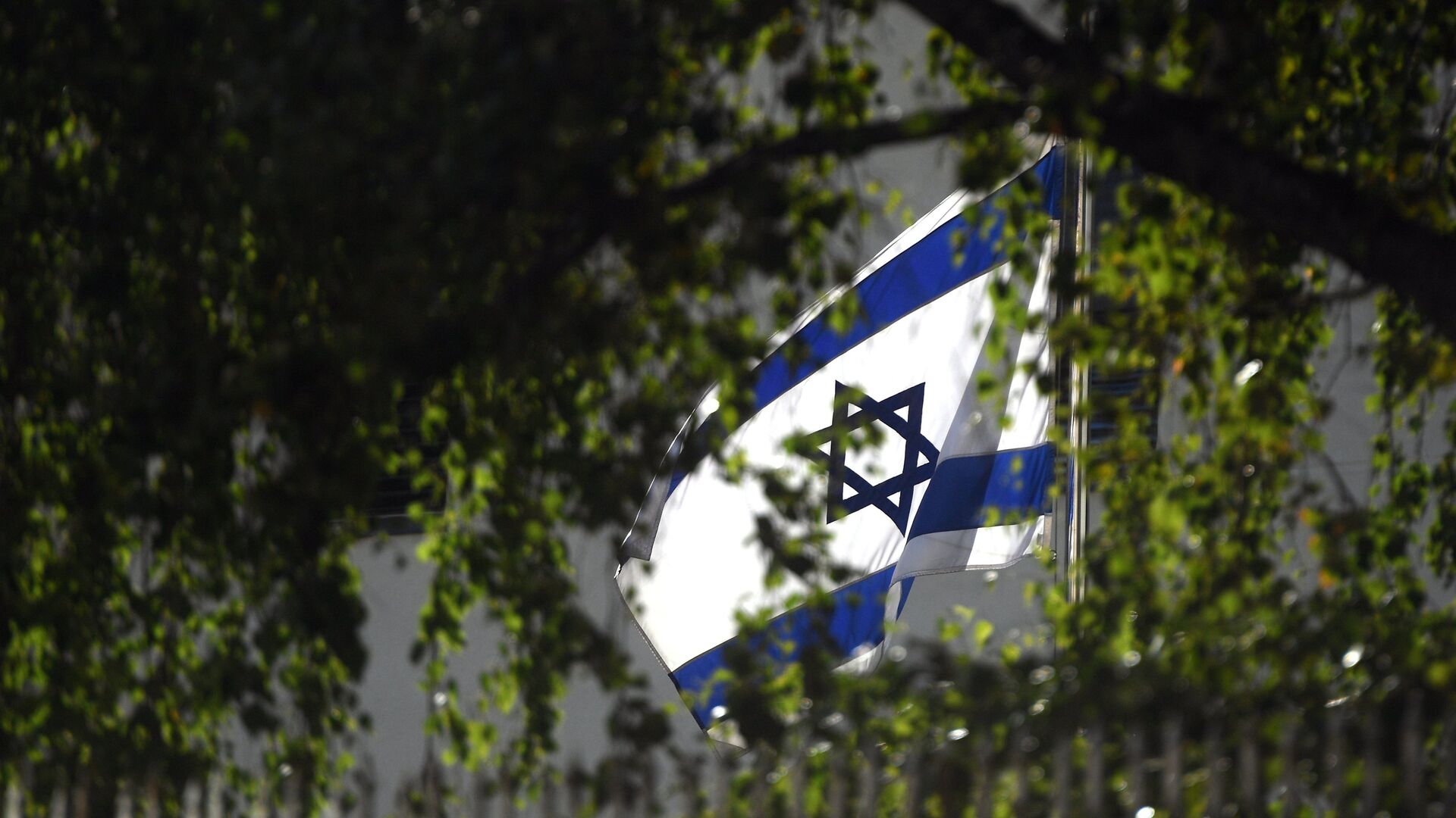Флаг на здании посольства Израиля в Москве - РИА Новости, 1920, 21.07.2022
