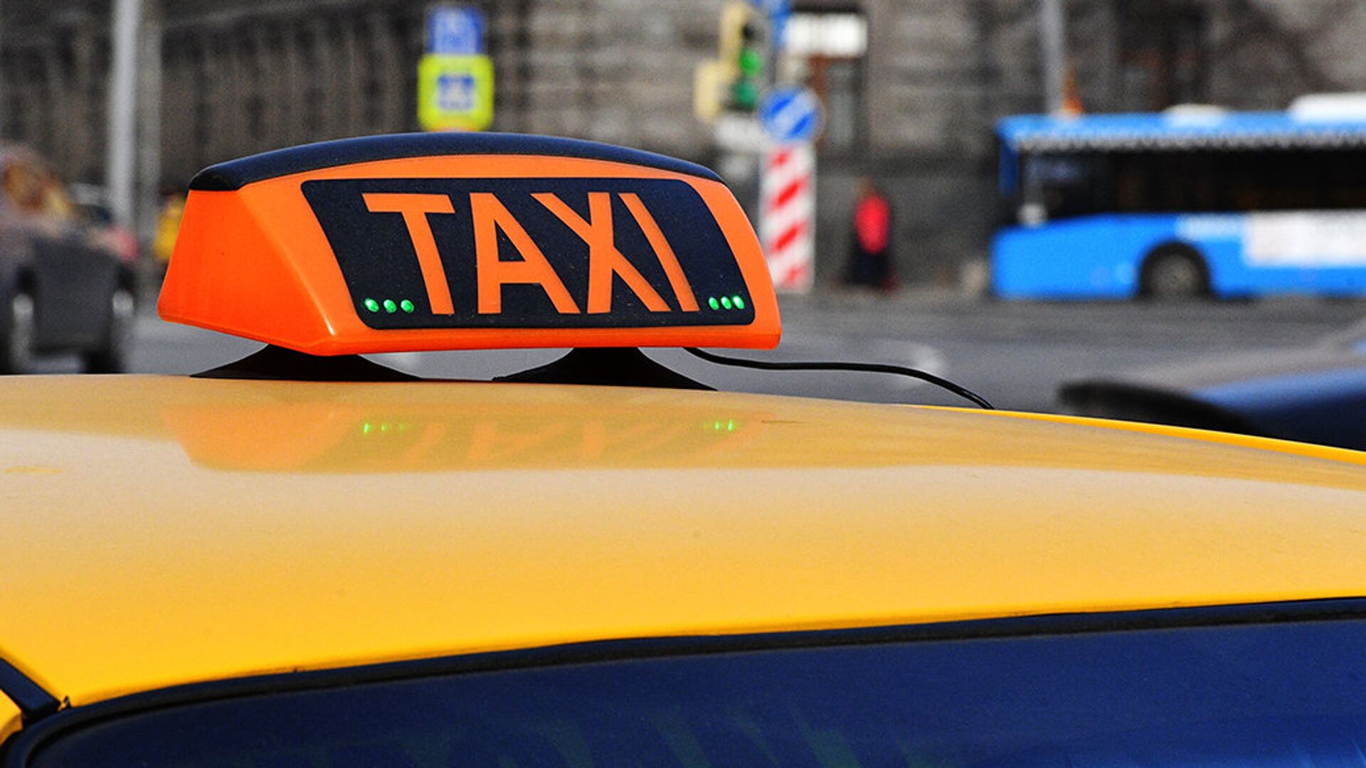 В Москве у пассажира такси украли рюкзак с миллионом рублей
