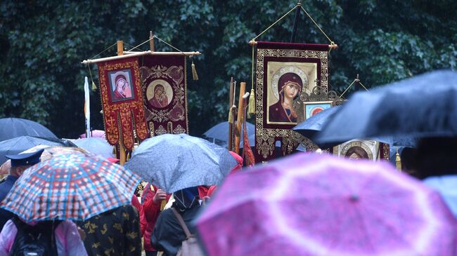 Участники VII Елисаветинского крестного хода, проходящего в Московской области