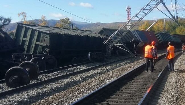 В Иркутской области сошли с рельсов 12 вагонов грузового поезда. 21 сентября 2018