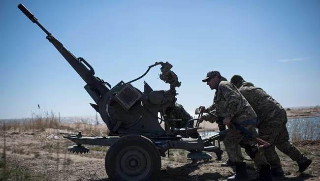Украинские военные на побережье Азовского моря. Архивное фото