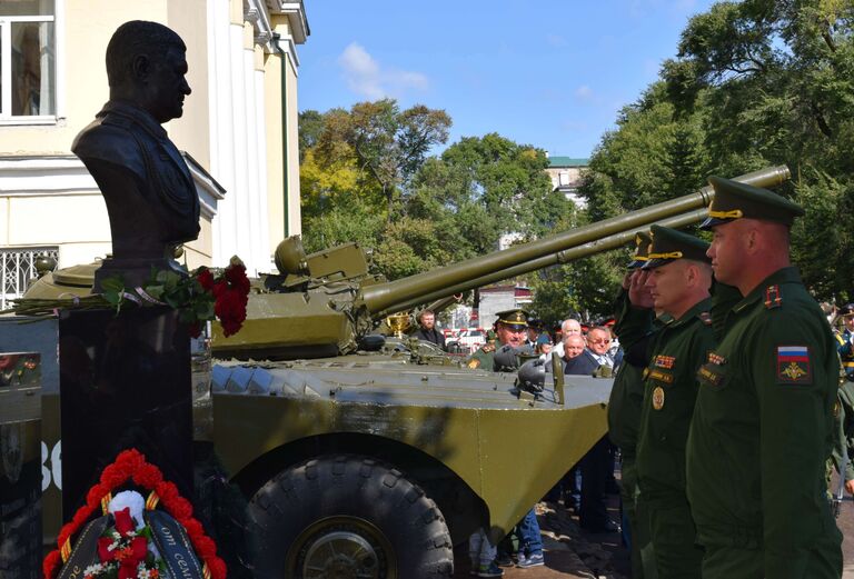 В Уссурийске открыли памятник погибшему в Сирии генералу Асапову. 22 сентября 2018