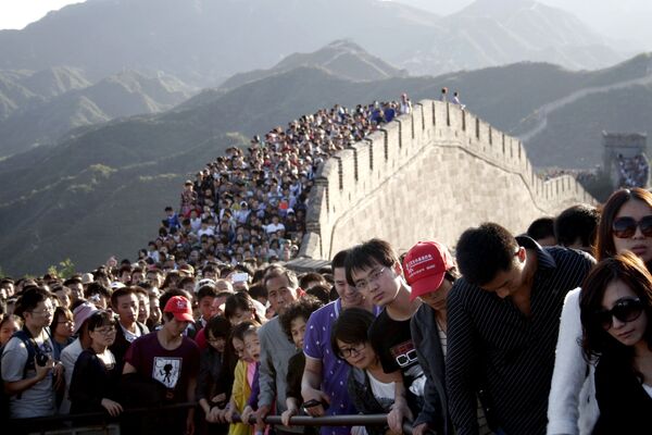 Туристы на Великой Китайской стене