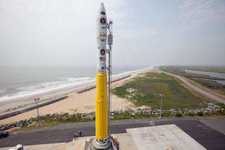 Ракета-носитель американских ВВС Минотавр-1, на которой размещен спутник ORS-1 Министерства обороны США, на космодроме Уоллопс Ракета-носитель американских ВВС Минотавр-1, на которой размещен спутник ORS-1 Министерства обороны США, на космодроме Уоллопс