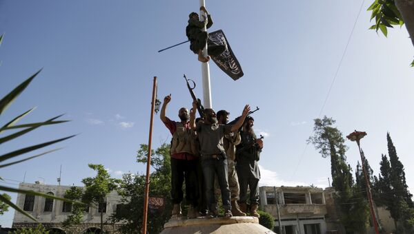 Боевики террористической организации Фронт ан-Нусра* в городе Эриха провинции Идлиб, Сирия. Архивное фото