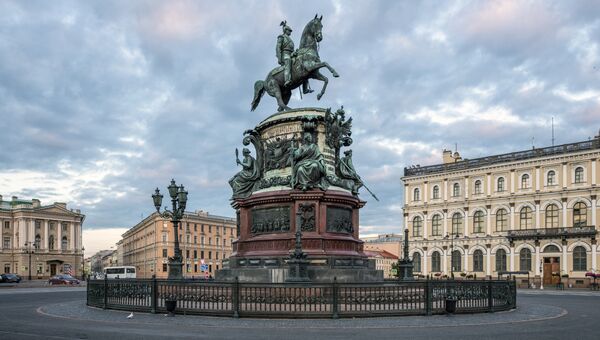 Памятник Николаю I на Исаакиевской площади в Санкт-Петербурге. Архивное фото