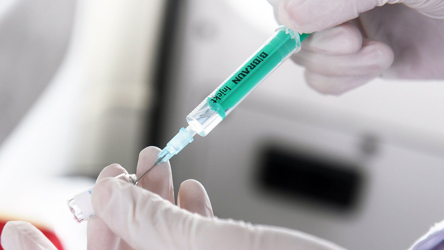 Прививка от гриппа нужна людям с риском развития осложнений после болезни