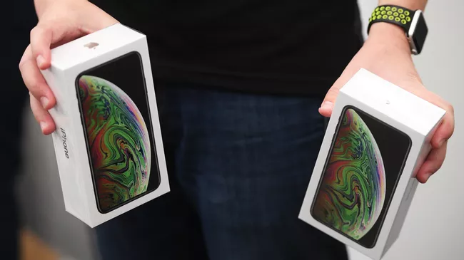 Коробки с телефонами iPhone XS и iPhone XS Max. 28 сентября 2018