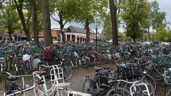 Велосипеды в городе Хорн в Нидерландах
