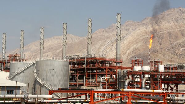 Газовое месторождение рядом с иранским городом Эселуйе на севером побережье Персидского залива. Архивное фото
