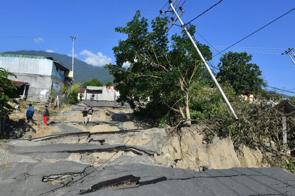 Последствия землетрясения на острове Сулавеси в Индонезии. 1 октября 2018 года