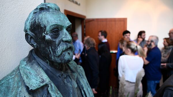 Статуя шведского изобретателя и ученого Альфреда Нобеля