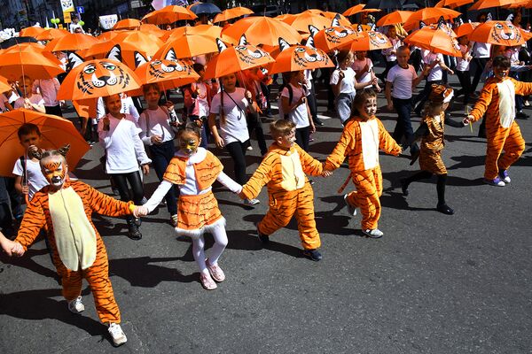 Юные участники праздничных мероприятий, посвященных Дню тигра, во Владивостоке