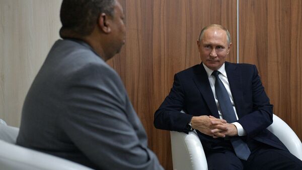 Президент РФ Владимир Путин во время встречи с генеральным секретарем ОПЕК Мохаммедом Сануси Баркиндо