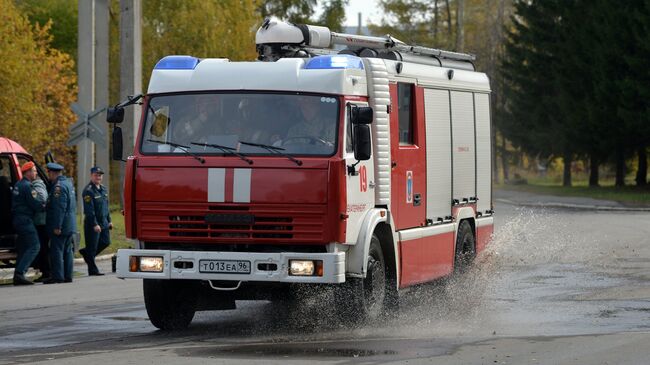 Автомобиль пожарной охраны во время командно-штабных учений МЧС РФ. Архивное фото