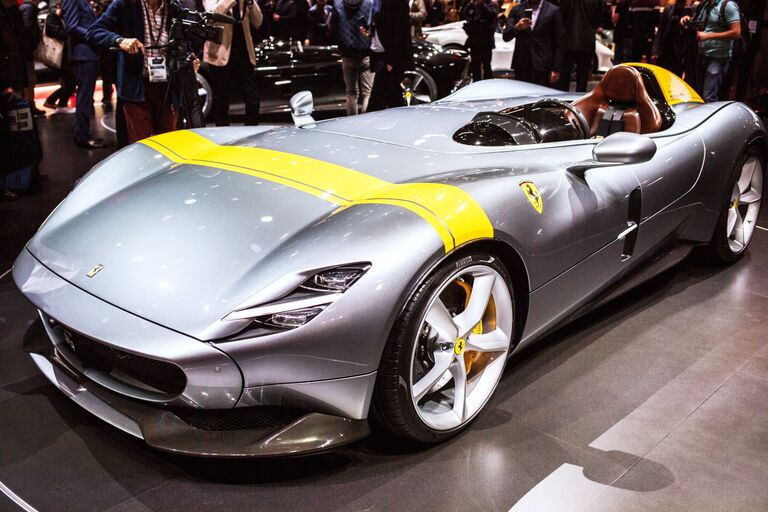 Автомобиль Ferrari Monza SP1 Итальянской компании Ferrari