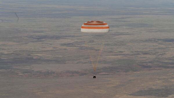 Возвращение экипажа космического корабля Союз МС-08. Архивное фото