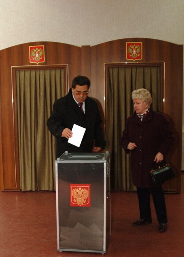 Губернатор Кузбасса Аман Тулеев проголосовал на выборах областного Совета народных депутатов