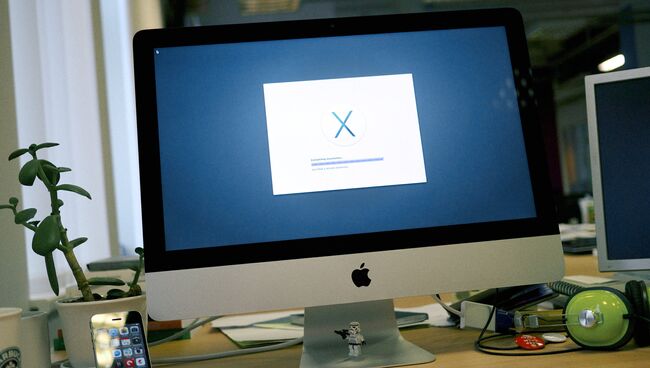 Установка операционной системы Mac OS. Архивное фото