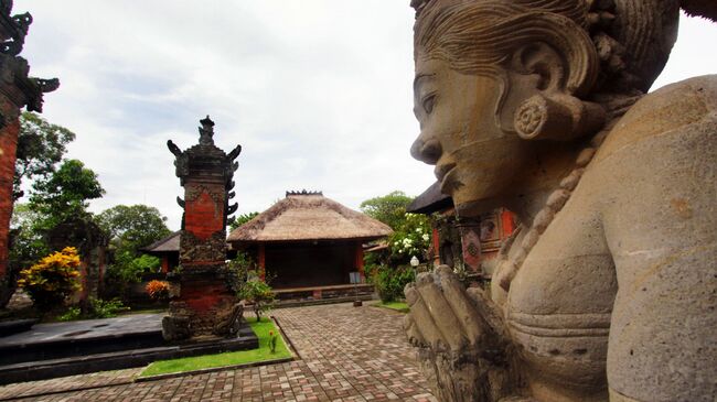 Храм Бесаких