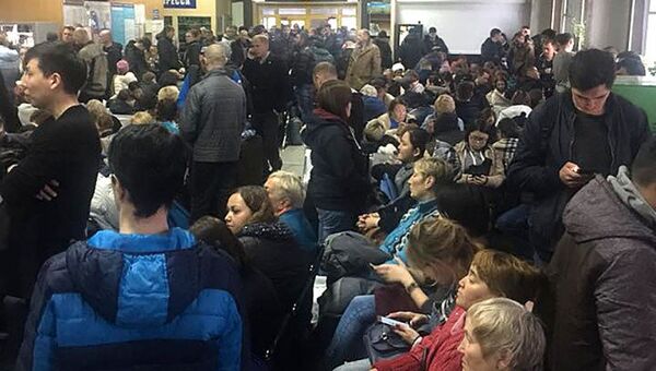 Пассажиры в аэропорту Якутска. 10 октября 2018