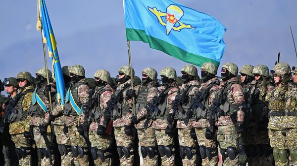 Военнослужащие армии Казахстана во время учений ОДКБ Взаимодействие-2018