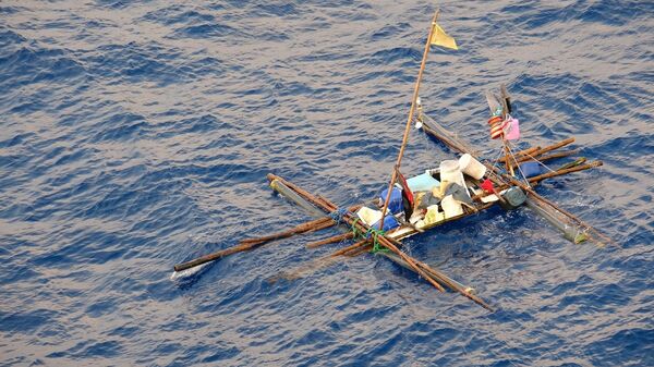Плот, на котором дрейфовали филиппинские рыбаки