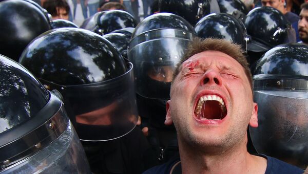 Столкновения полиции и протестующих у здания мэрии Одессы. Архивное фото